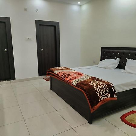 Hotel Dev International Khalilabad エクステリア 写真