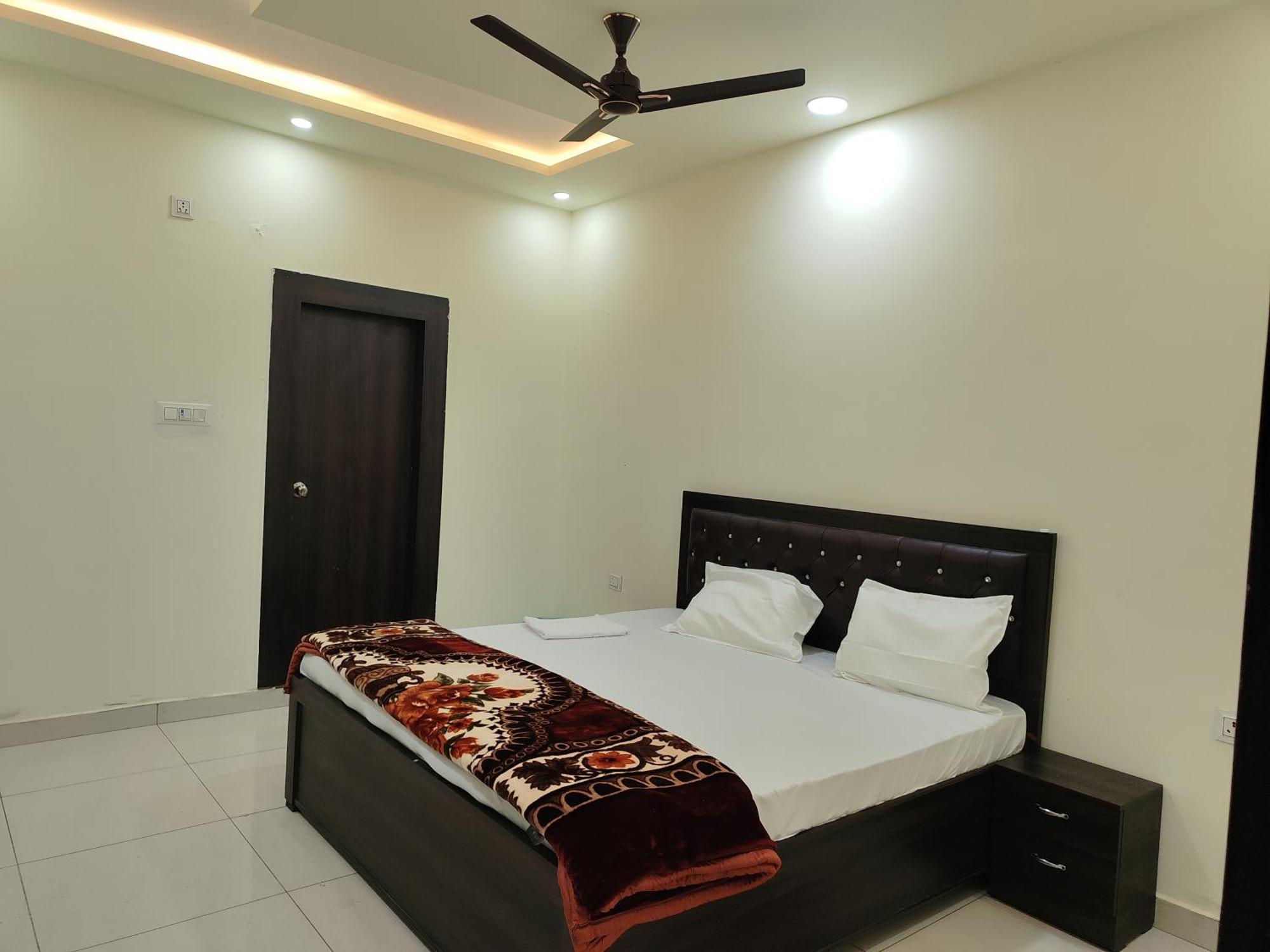 Hotel Dev International Khalilabad エクステリア 写真