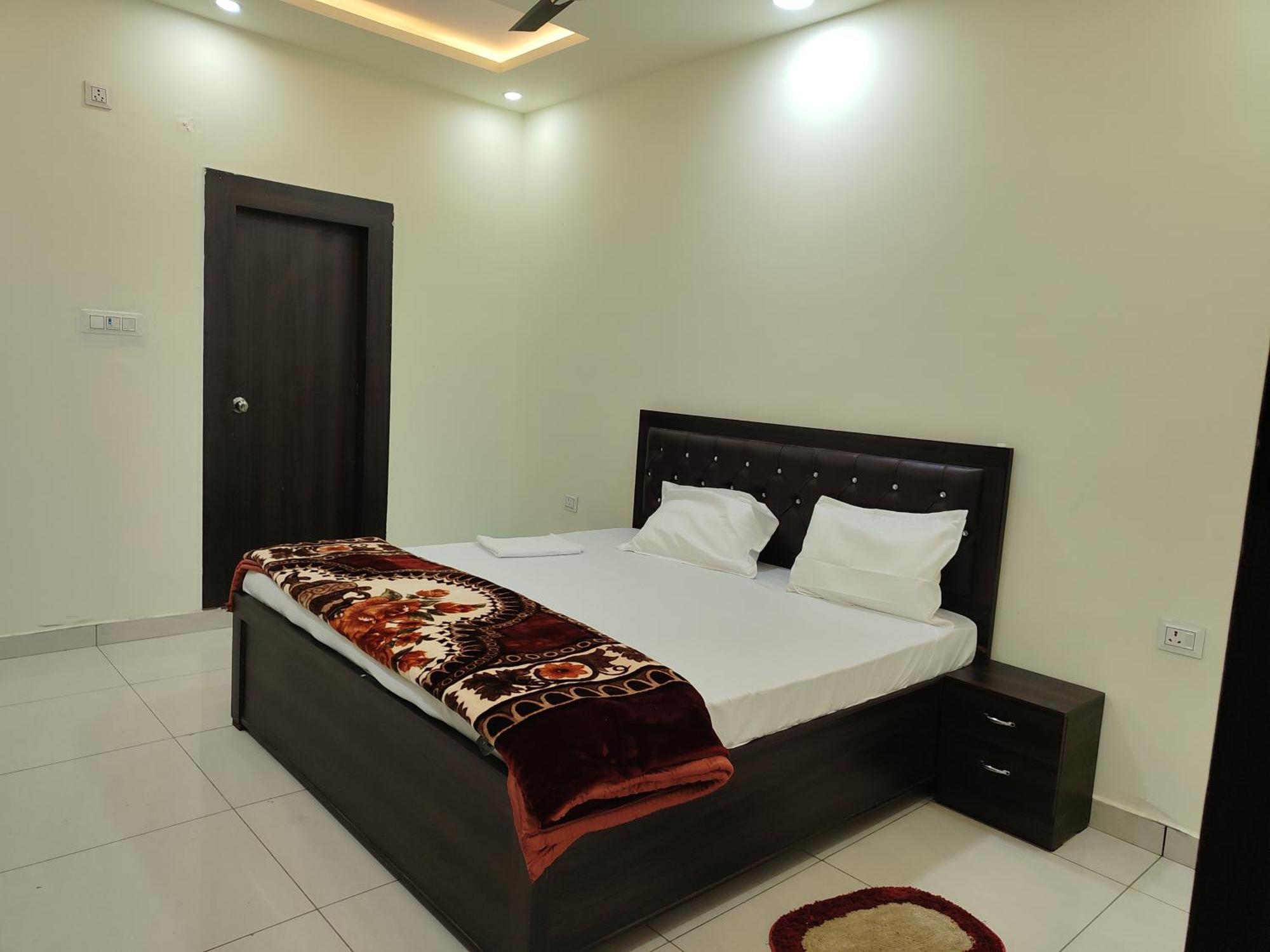 Hotel Dev International Khalilabad エクステリア 写真